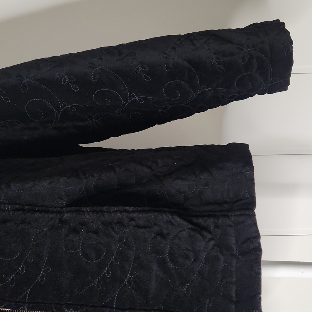 Black velvet quilted  old English Style Winter Jacket. Full Zip Down Whimsigoth - Picture 4 of 13